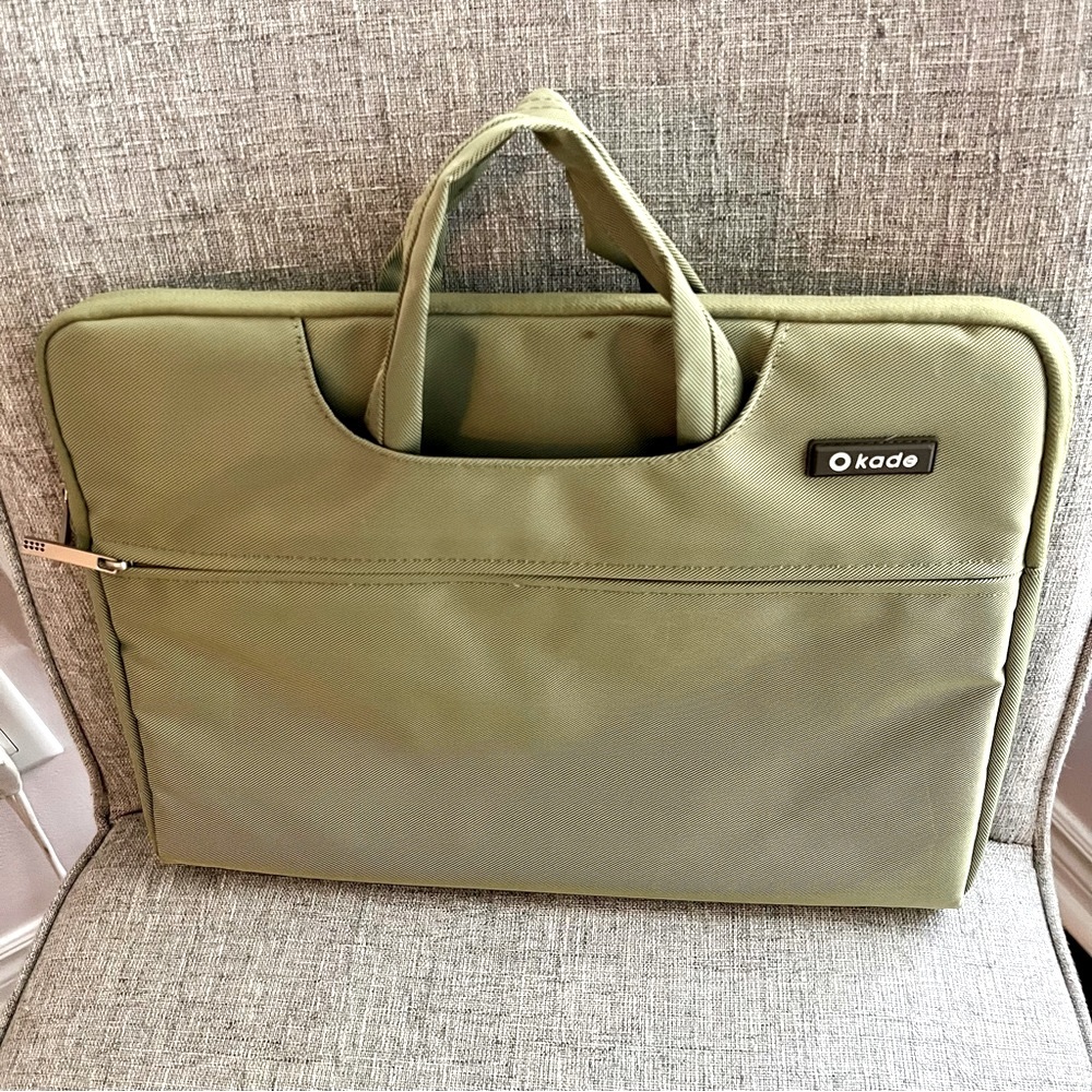 🍏 Green Laptop Bag 🍏
